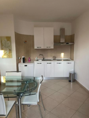 Ulisse apartment near the sea with terrace